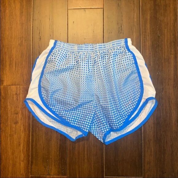 Nike Ladies Shorts   - Picture 1 of 4